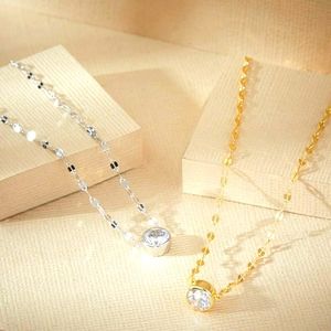 Layered pendant necklace